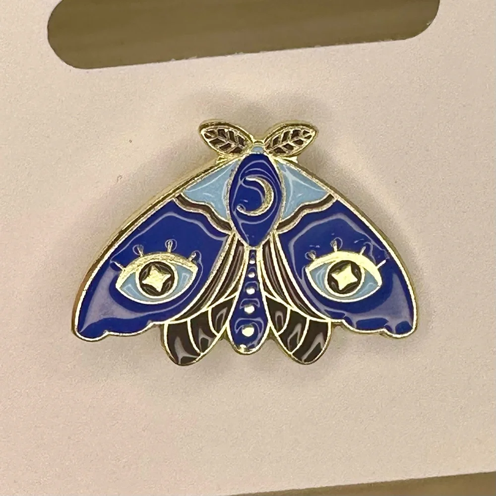 Moth Enamel Pin - Picture 1 of 2